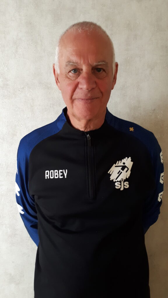 Ben Versteeg, keeperstrainer G-elftallen voetbalclub v.v. SJS in Stadskanaal.