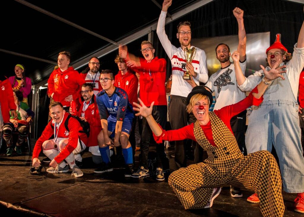 Clowns van Stroomkragt treden op